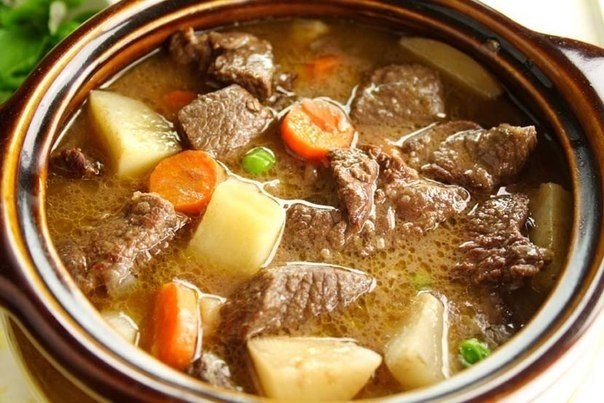 Тушим говядину с овощами