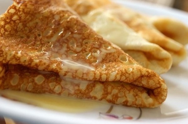 Вкусные заварные блины на кефире без яиц