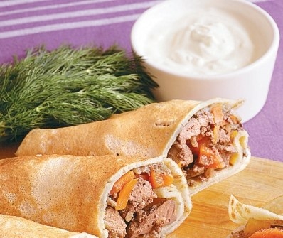 ГРЕЧНЕВЫЕ БЛИНЫ С КУРИНОЙ ПЕЧЕНКОЙ И СМЕТАНОЙ