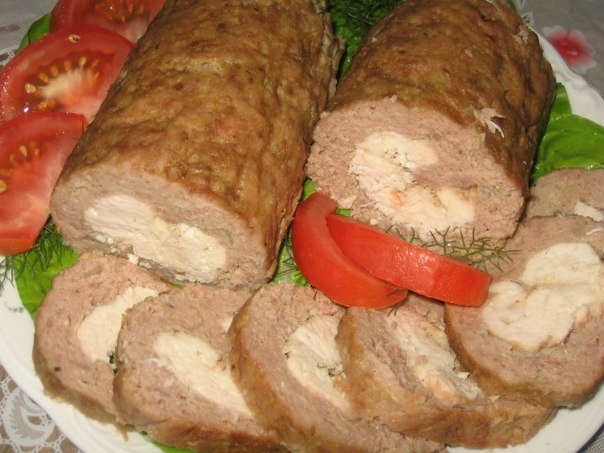 Рулет из фарша с курицей