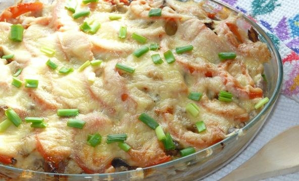 Запечённый картофель со свининой и белыми грибами