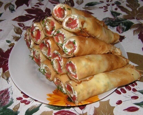 Блинчики с красной рыбкой.