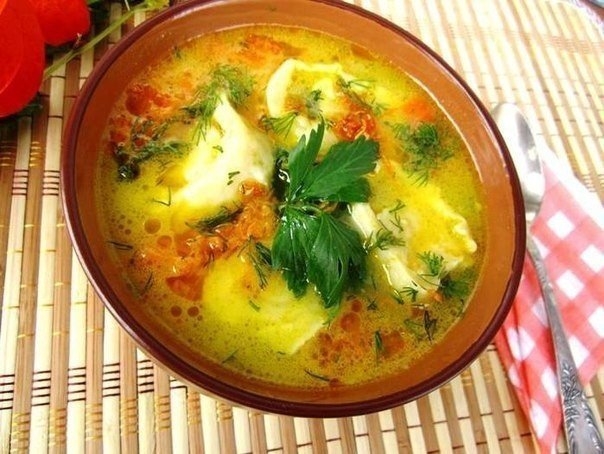 Куриный суп с сырными рулетами