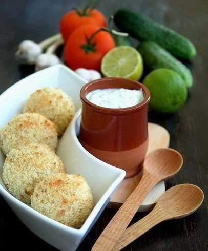 Картофельные крокеты, фаршированные курицей.