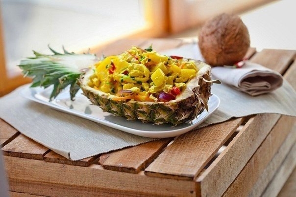 КУРИЦА В АНАНАСЕ. ОЧЕНЬ ПРАЗДНИЧНО