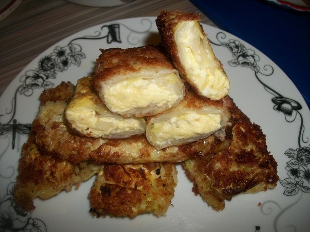 КАПУСТНЫЕ КОНВЕРТИКИ С СЫРОМ И ЗЕЛЕНЬЮ.