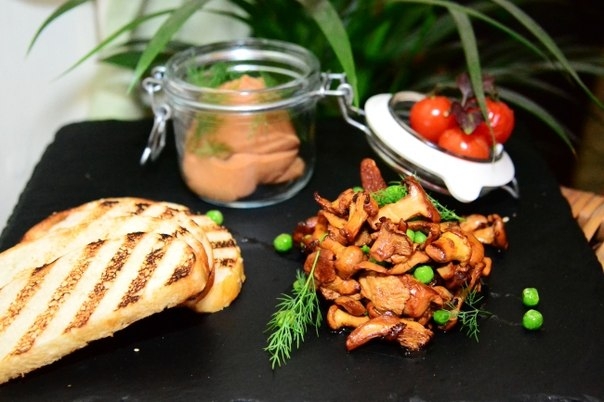 Паштет из куриной печени с лисичками Паштет из куриной печени с лисичками