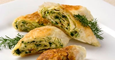 Рулетики с сыром и зеленью.