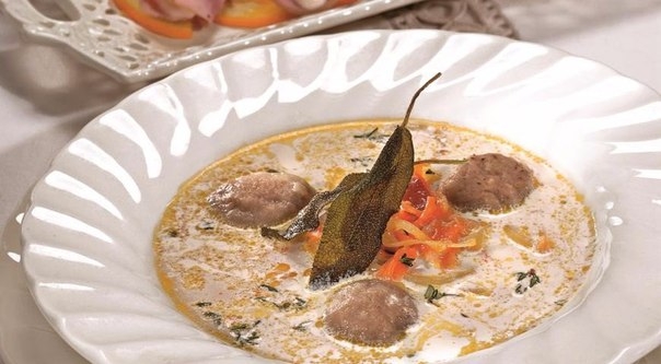 Пасхальный суп с клецками из печенки