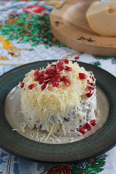 САЛАТ СЛОЁНЫЙ С КУРИЦЕЙ-ГРИЛЬ, ЯБЛОКОМ И СЫРОМ САЛАТ СЛОЁНЫЙ С КУРИЦЕЙ-ГРИЛЬ, ЯБЛОКОМ И СЫРОМ