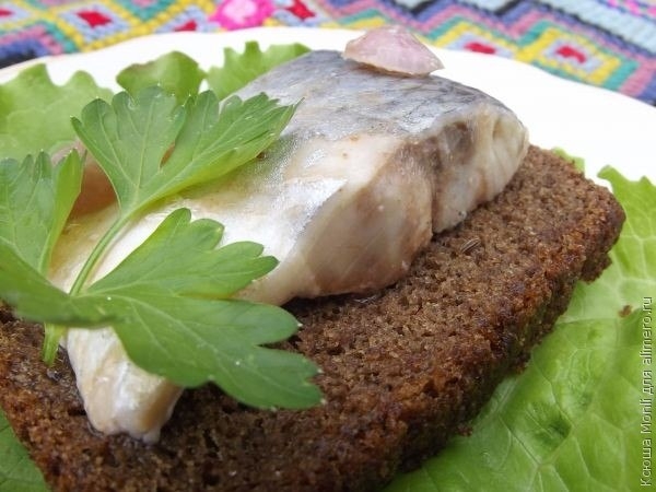 Маринованная селедка в томатном соке Маринованная селедка в томатном соке