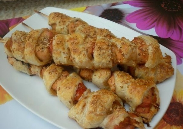 Куриные шашлыки в слоёном тесте Куриные шашлыки в слоёном тесте