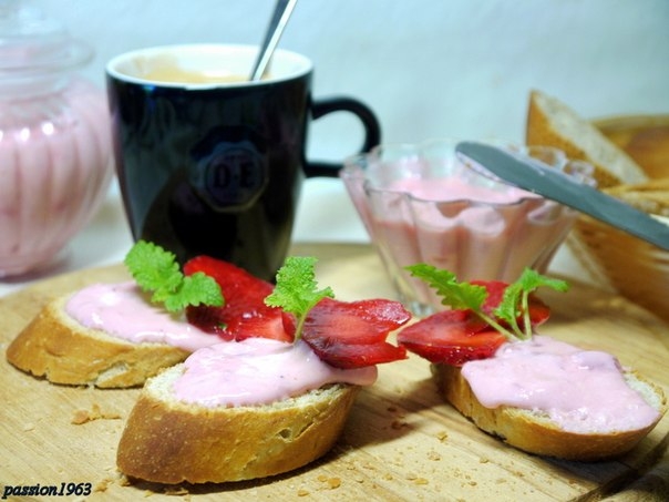 Клубничный крем-намазка для бутербродов к завтраку “Клубничный рай”