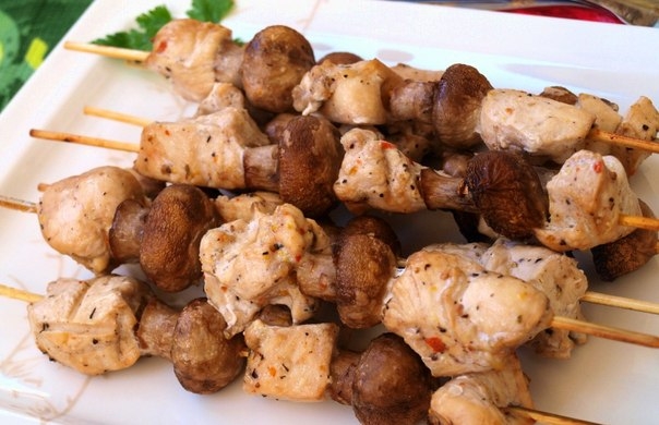 Шашлык из курицы с шампиньонами