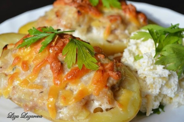 Пикантный фаршированный картофель