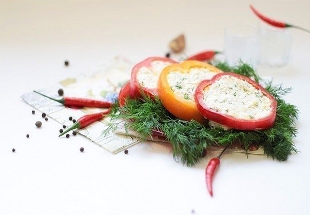 Вкусная и красивая закуска из болгарского перца