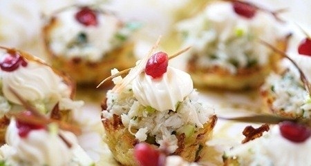 Картофельные корзинки с селедкой