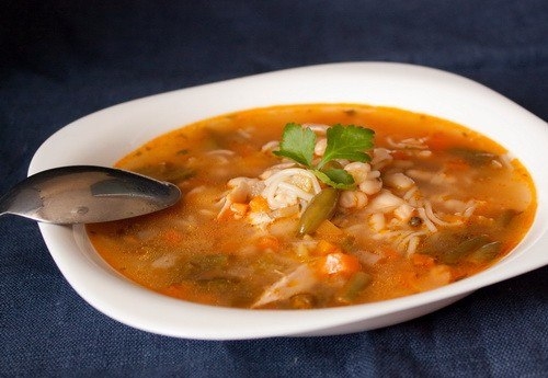 Рецепт супа из фасоли с копчеными свиными ребрышками
