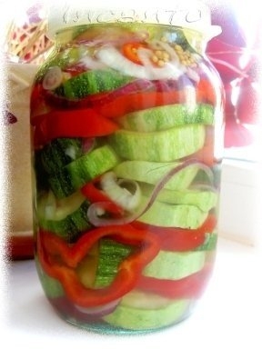 Кабачки, маринованные с перцем