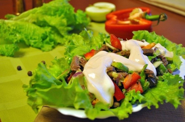Салат мясной &laquo;Фантазия юга&raquo;.