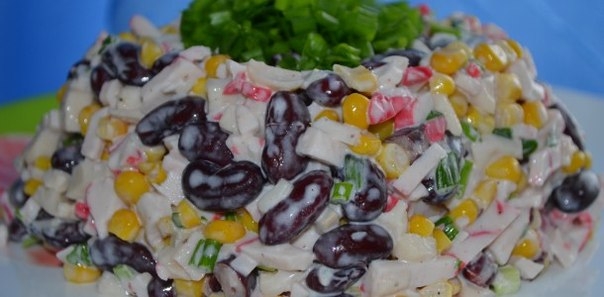 Салат с кальмарами и фасолью