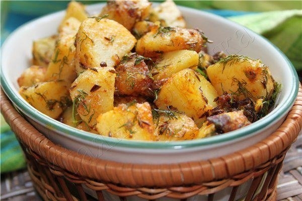 Картошка по-бомбейски (индийская кухня).
