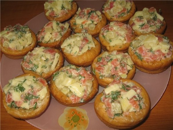 Салат-закуска с красной рыбой Салат-закуска с красной рыбой