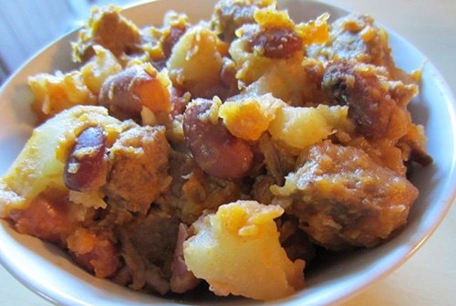 Тушеная говядина с овощами и фасолью Тушеная говядина с овощами и фасолью