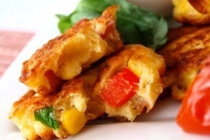 Оладьи с кукурузой, ветчиной и сладким перцем Оладьи с кукурузой, ветчиной и сладким перцем