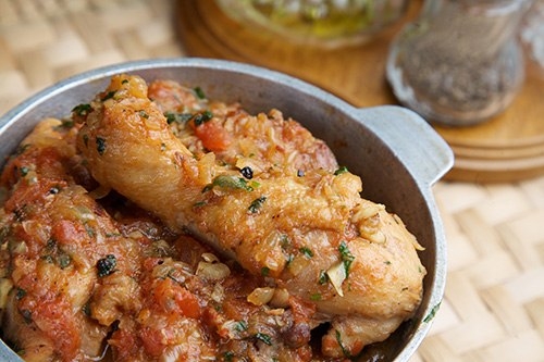 Кавурма мз курицы (гагаузское блюдо) Кавурма мз курицы (гагаузское блюдо)