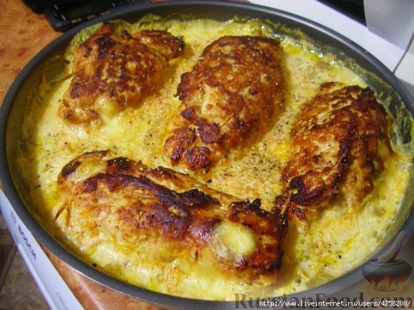Куриные рулетики по-французски с грибами и сыром - отличная горячая закуска на любой праздничный сто