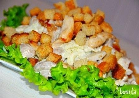 Салат с курицей и грибами.Вкусный и нежный!!