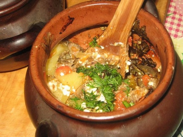Горшочек с баклажанами и мясным фаршем Горшочек с баклажанами и мясным фаршем
