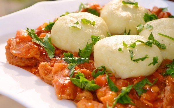 Картофельные клецки и гуляш из свинины! Картофельные клецки и гуляш из свинины!