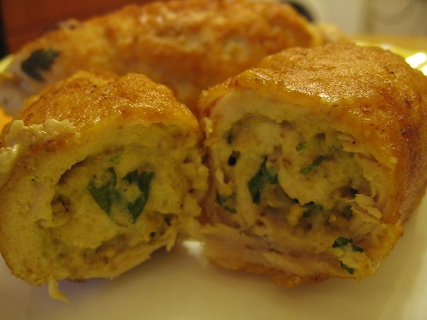 Куриные рулетики с грецкими орехами и плавленым сыром ** (40 мин.) Куриные рулетики с грецкими орехами и плавленым сыром ** (40 мин.)
