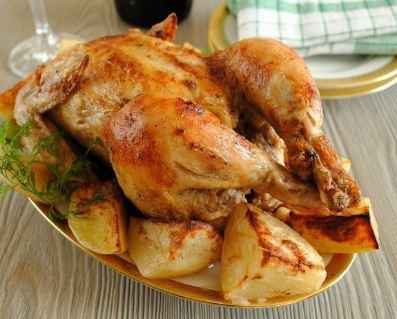 Цыпленок запеченный с картофелем.