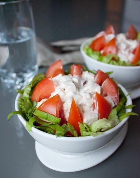 салата из курицы и помидоров