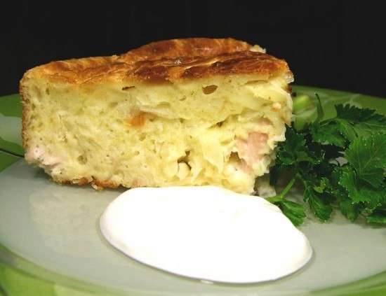 Капустный пирог с курицей и сыром