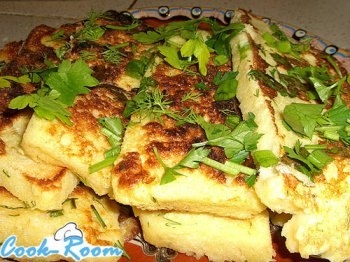 Гренки с говядиной и сыром