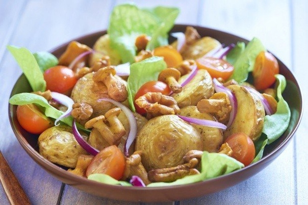 КАРТОФЕЛЬНЫЙ САЛАТ: 3 сытных осенних рецепта КАРТОФЕЛЬНЫЙ САЛАТ: 3 сытных осенних рецепта