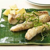ЖАРЕНЫЙ ПАЛТУС С ЛИМОНОМ И ТРАВАМИ