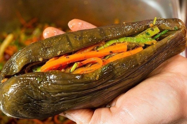Маринованные баклажаны, фаршированные овощами на зиму
