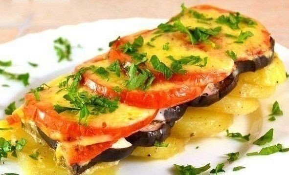 Овощная запеканка из баклажанов с помидорами и картофелем Овощная запеканка из баклажанов с помидорами и картофелем