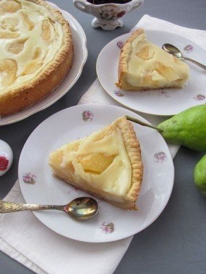 Пирог с грушей и заварным кремом