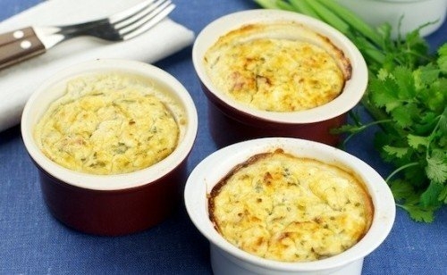 Творожная запеканка с сыром и зеленью