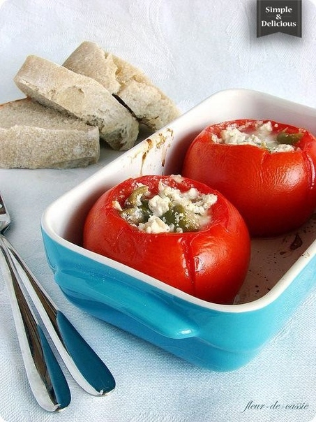Помидоры, запеченные с брынзой и оливками
