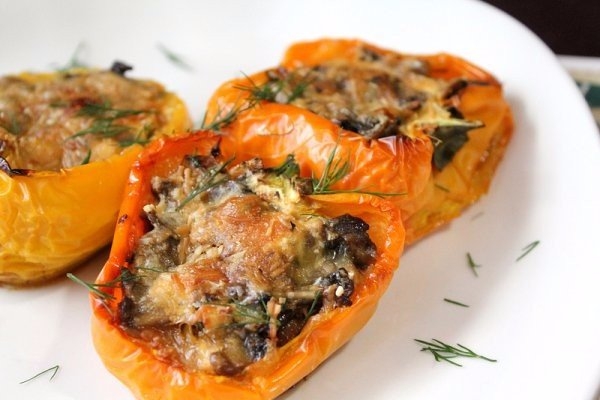 Фаршированный перец с грибами и сыром