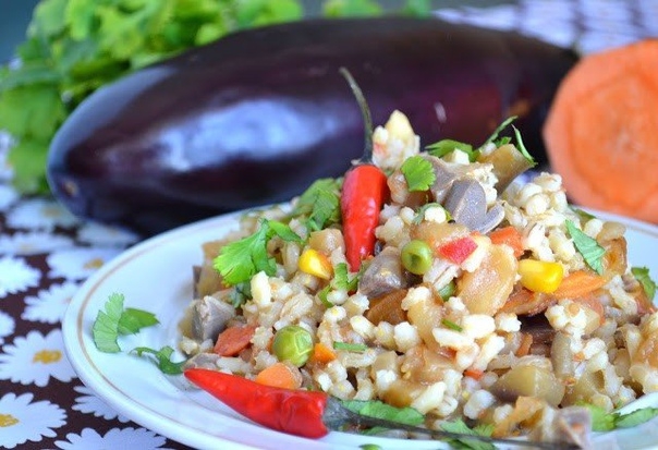 Перловая каша с овощами и куриными пупками Перловая каша с овощами и куриными пупками