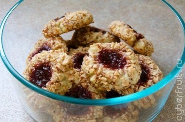 КЛУБНИЧНОЕ ПЕЧЕНЬЕ С ГРЕЦКИМ ОРЕХОМ