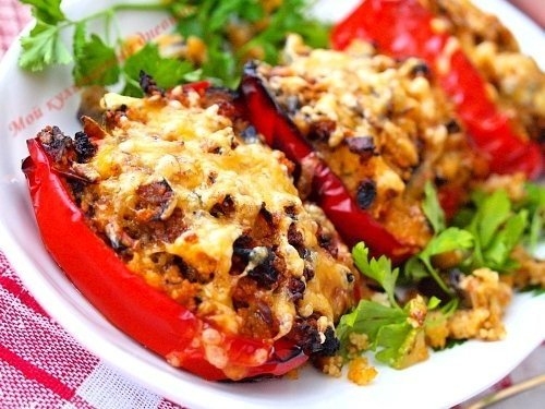 Сладкий перец, фаршированный кускусом и овощами